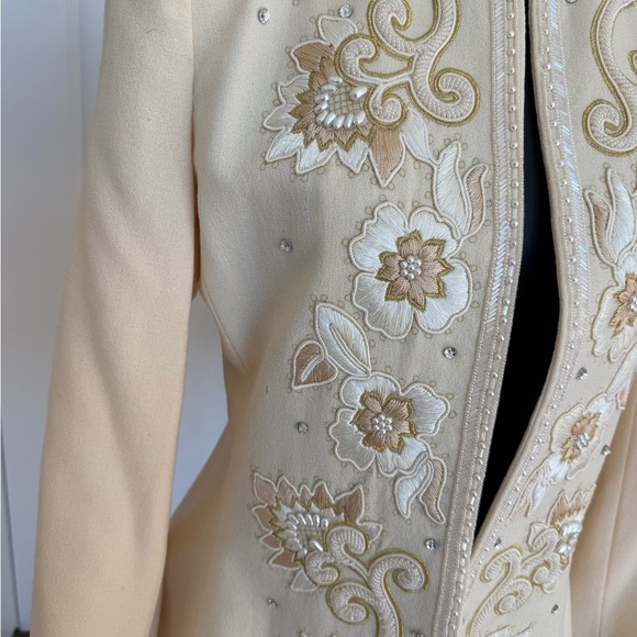 Nolan Miller Cream Floral Embroidered Blazer - Picture 4 of 9
